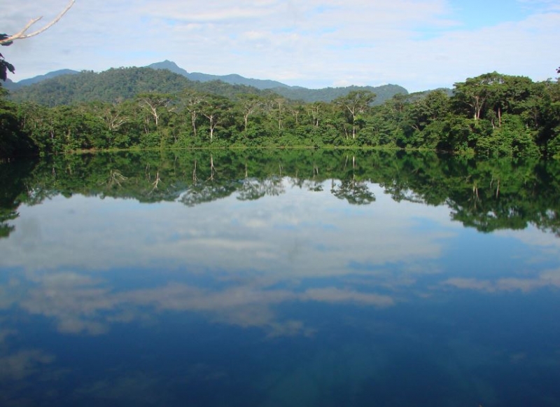 Laguna de Ayauch